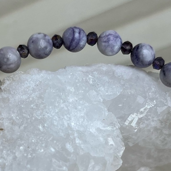 Purple Howlite Bracelet - Picture 10 of 10